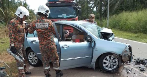 Ibu Bapa Dan Kakak Maut, Remaja Perempuan Parah Altis Dirempuh Hilux