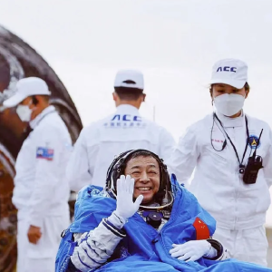 Tiga angkasawan China kembali ke Bumi