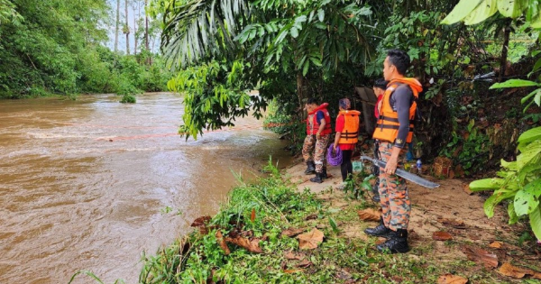 Air Keruh, Arus Deras Sukarkan Misi Kesan Kanak-Kanak Disyaki Lemas Di Tanjung Malim