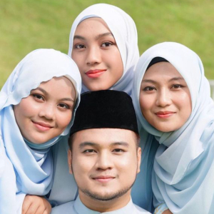 Eh, Iqbal Zulkefli Anak Pungut Ke Muka Tak Sama Dengan Dengan Adik-Beradik Lain?