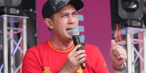 "Walaupun Wak Doyok Menyanyi Kelaut, Kita Sebagai Penari Latar Tetap Kena Perform,"- Bukan Main Sakan Roy Azman Menari