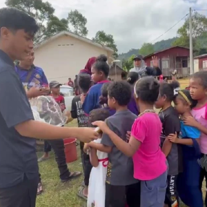 Orang Asli Lega JPN Masuk Hutan Bantu Kaum Temiar