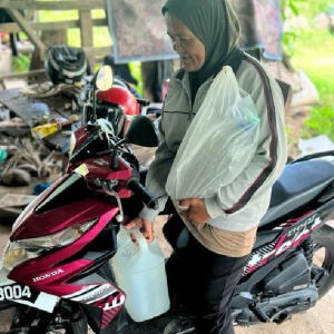 Dua Tiga Kali Sehari Suri Rumah Ulang Alik 5 Kilometer Ambil Bekalan Air