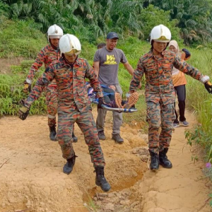 Bomba Selamatkan Wanita Gastrik Ketika Mendaki