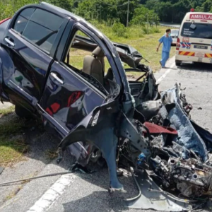 Suami Isteri Maut, Tiga Anak Cedera, Myvi Kemalangan Dengan Treler