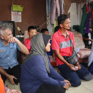 Ibu Bapa Mengaku Malas Nak Daftar-Tiga Anak Tak Ada IC, Tak Sekolah Sebab Miskin