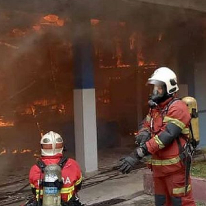 Asap Berkepul-kepul Kantin Sekolah Di Kelana Jaya Terbakar