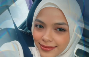 Selesai Je Kes Saman Dengan Puteri Sarah, Ira Kazar 'Belanja' Selfie Satu! Bila Nak Upload Gambar Berdua Dengan Syamsul Yusof?