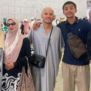 Tak Nak Kongsi Tapi Ramai Minta, Aliff Syukri Buat 'Hotel Tour' Di Makkah