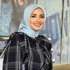 Dah Berlakon Dan Menyanyi, Buat Bisnes, Kini Fazura Dilantik Jadi Juri Program TV Pula