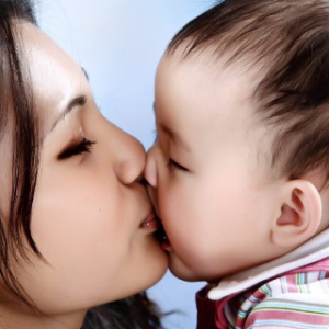 Suka Sangat Cium Mulut Dengan Anak Sendiri