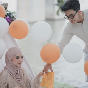 Edit Gambar Di Kedai, Imran Aqil & Dahlia Rizal Dah Nak Isi Borang Nikah Ke?