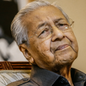 Dr. Mahathir Perlu Buktikan Jutaan Pelancong China Masuk Malaysia Tidak Pulang Ke Tanah Asal