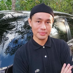 "PU Azman Suruh Ambil Minyak, Dia Minta Sapukan Di Bahagian Kemaluannya Sebelum Minta Memasukkan Kepadanya"