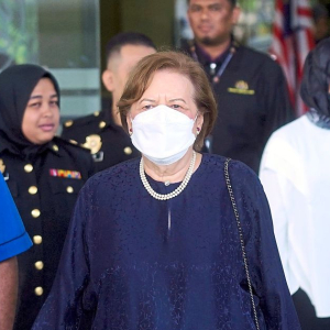 'Keluarga Saya Tak Ambil Sesen Pun Duit 1MDB' - Zeti Aziz