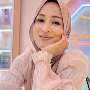 Sejak Bila Hanis Zalikha Main Saham? - '1st Time Dengar Artis Perempuan Melayu Pandai Main Saham'