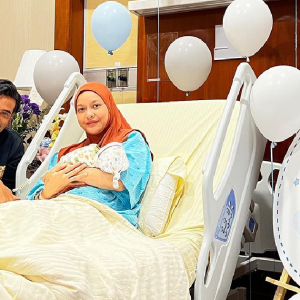 "It's A Boy!" - Remy Ishak Syukur Kongsi Momen Bersama Hero Sulung