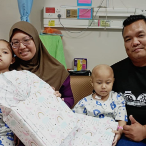 Dulu Aktif Main Basikal, Sekarang Nak Jalan Pun Susah- Suami Isteri Tabah Jaga Anak Kembar Usia 5 Tahun Hidap Kanser