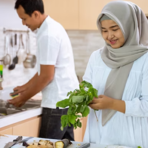 "Saya Baru 4 Hari Kahwin, Bini Saya Tak Pandai Masak, Apa Perlu Saya Buat?"