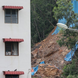 Penghuni Flat Bukit Kecil Dakwa Kerajaan Negeri Tak Serius Tangani Tanah Runtuh