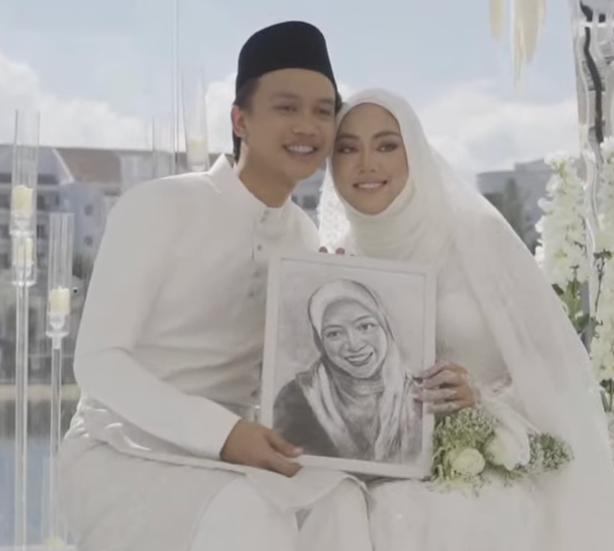 Ubai Menangis Bergambar Dengan Gambar Arwah Ibu , Shila Amzah Tenangkan ...