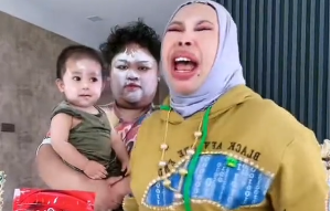 Putih Habis Satu Muka! Penangan Cik B Pakai Bedak, Satu Malaysia Rasa Nak Pekak Dengar DS Vida Gelak