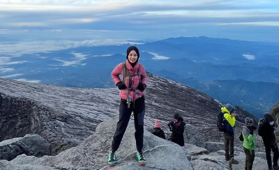 Bukan Kaleng Kaleng Hawa Rizwana Berjaya Tawan Puncak Gunung Kinabalu