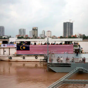 ‘Bahtera Merdeka’ Gah Belayar Di Sungai Mekong