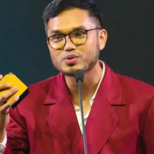 Khairul Aming Bawa Pulang Trofi ‘Creator Of The Year’ Anugerah Tiktok Malaysia 2023