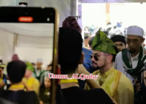 Siap Bersamping Dan Bertanjak Macam Hang Tuah, Mawla Muhammad Amin Al-Idrissi Datang Lagi Ke Malaysia