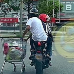 Kantoi Geng Superbike Rembat Troli Penuh Barang Di Pasar Raya USJ