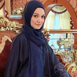 'Kerana Mulut...' - Puteri Sarah Muat Naik Notis Saman Di IG