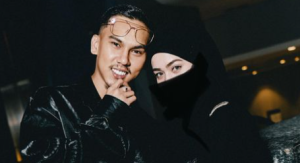 Isteri Mk K-Clique Asyik Pakai Abaya "Akaun Dosa Akan Masuk Pada Saya, Jadi Perlu Untuk Saya Jaga Soal Pemakaian Isteri."