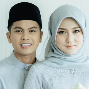 Haqiem Rusli 'Upload' Gambar Isteri Bertudung, Mohon Doa Buat Dia Dan Isteri