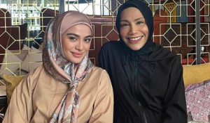 "Tolong Zikirkan Mama, Okey?" Kilafairy Letak Bunga Di Pasu, Hias Kubur Rohana Jalil