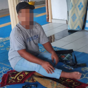 Lelaki Di Kelantan Pura-Pura Solat Asar Sebelum Cuba Curi Pembesar Suara Masjid