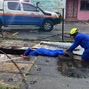 Lebih Sejam APM Cari Lelaki Jatuh Parit, Rupanya Dah Balik Mandi