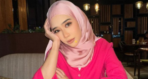 "Pakai Tudung Tapi Balut Badan Macam Nangka, Pakai Baju Nampak Bontot," Fatin Afeefa Bagi Nasihat