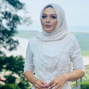 "Yang Berdoa, Buat Sumbangan Allah Sahaja Tahu," Zulin Aziz Pertahan Artis Yang Tak Post Tentang Palestin