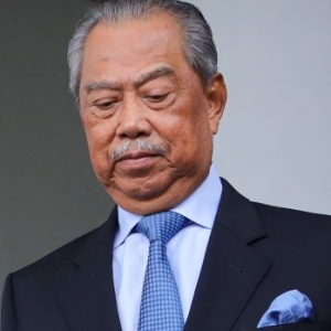 Muhyiddin Yassin Minta Passport Dikembalikan, Nak Holiday Di Luar Negara