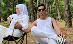 "Kakak Jangan Marah Saya," Watie Ziarah Kubur Siti Sarah, Shuib Pernah Marah Maid Sebab Kalih Baju Arwah