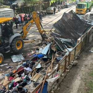 46 Struktur Penjaja Haram Di PPR Seri Pantai Dirobohkan