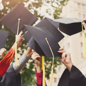 Graduan Merajuk Dan Boikot Majlis Konvo Gara-Gara Ibu Bapa Tak Beli Baju Baharu