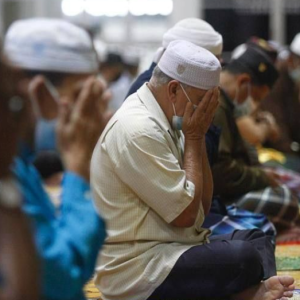 Bekas Pengerusi Kariah 'Hentam' AJK Masjid Suka Sangat Tengok Duit Derma Penuh Bank