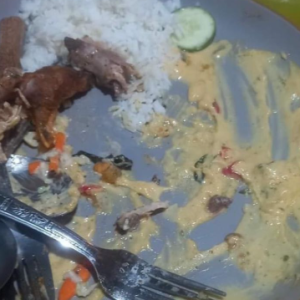 "Kalau Masam Kenapa Makan Sampai Habis?" Peniaga Bengang Dengan Pelanggan