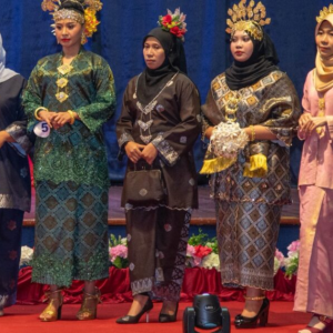 Kerajaan Negeri Sembilan Daftar Kebaya Setengah Tiang Jadi Harta Intelek