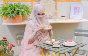 Neelofa Simpati Tapi Bangga Dengan Kaka Azraff