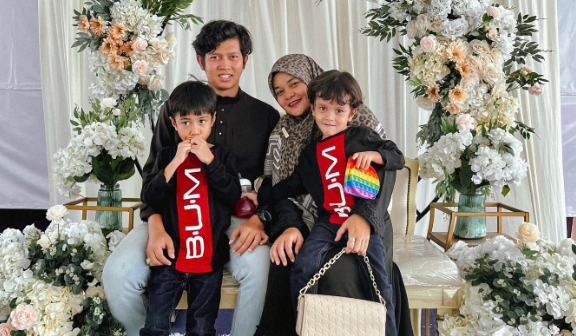 "Mommy Bangga Dapat Lahirkan Abang , Penghuni Syurga Allah,” Ibu Zayn ...