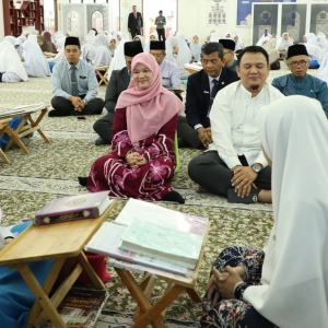 Menteri Pendidikan, Fadhlina Sidek Panjat Rasa Syukur, Anak Selesai Hafaz 30 Juzuk Al-Quran