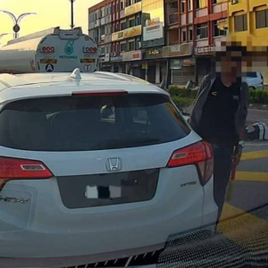 Pembuli Jalanan Naik Honda Diburu